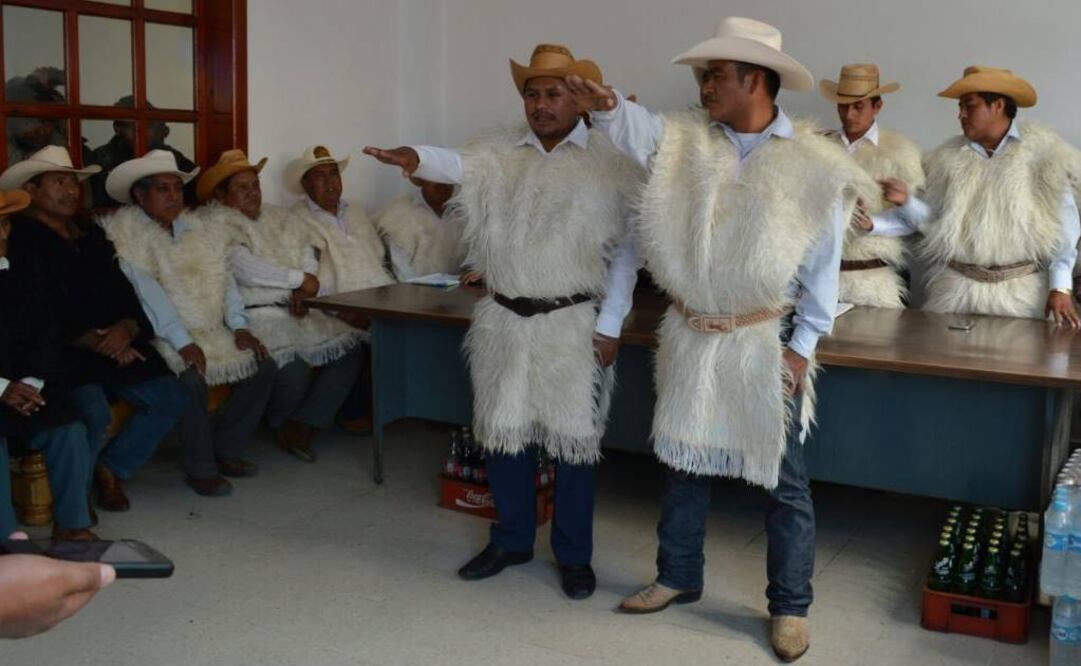 Toman protesta a dos nuevos regidores en Chamula