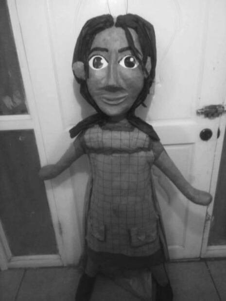 Hacen homenaje a Yalitza y la convierten en piñata