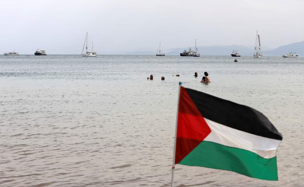Los barcos de la Flotilla Global Sumud que se dirigen a Gaza anclados frente a la costa de Sidi Bou Saïd en Túnez, el martes 9 de septiembre de 2025. (Foto AP/Anis Mili)