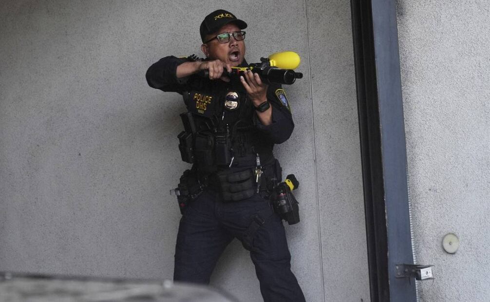 Los operativos, parte de una intensificación de arrestos a nivel nacional, generaron críticas por su impacto en comunidades inmigrantes. (06/06/25) Foto: AP