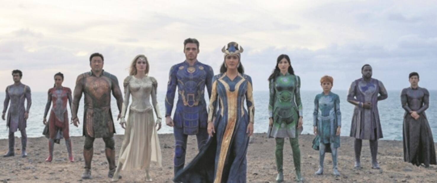 Salma Hayek es jefa de héroes en "Eternals"