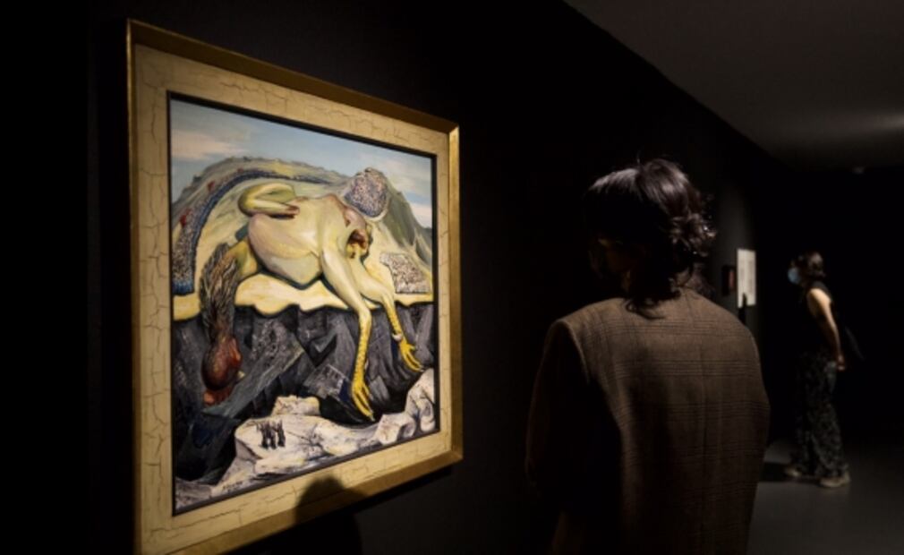 ¿Es un pollo gigante sobre el Museo Carrillo Gil? La recreación de un Siqueiros se apropia del techo del recinto