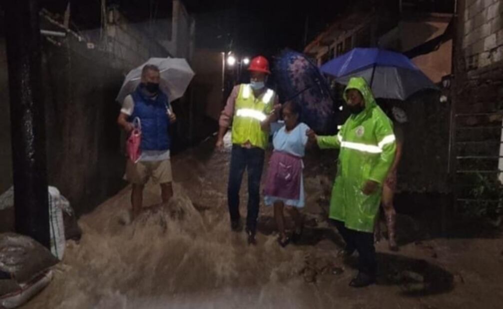 Al menos 3 mil habitantes están incomunicados tras paso de Grace en Tenango de Doria, Hidalgo