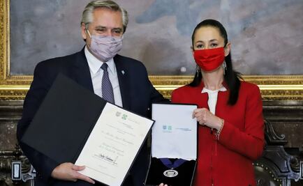 Sheinbaum reconoce como huésped distinguido al presidente de Argentina