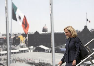 En reunión en México, Kirstjen Nielsen pide construir “capacidad de asilo regional”