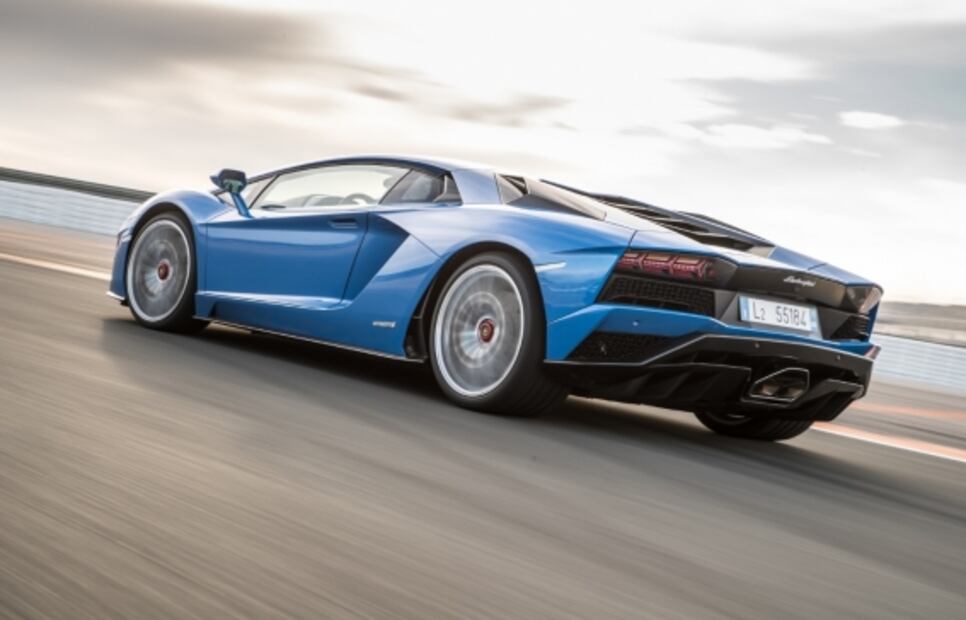 Retiran modelos Lamborghini Aventador por defecto