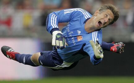 Edwin Van der Sar se encuentra en terapia intensiva por hemorragia cerebral