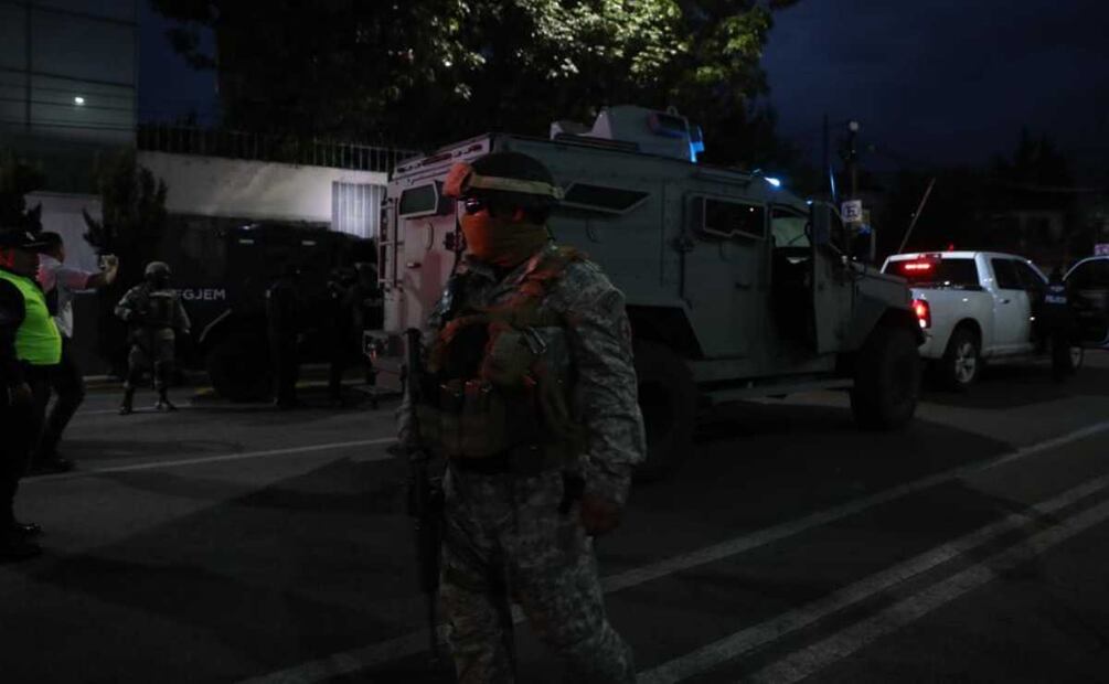 Para el traslado de estas delincuentes se desplegó un fuerte operativo en el que participaron la Guardia Nacional, la Secretaría de la Defensa Nacional (SEDENA), la Secretaría de Seguridad del Estado de México y la Fiscalía General de Justicia Mexiquense. Foto: Jorge Alvarado. EL UNIVERSAL