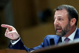 Nominado a secretario de Seguridad de Trump afirma que no habrá allanamientos sin orden judicial; Markwayne Mullin comparece en Senado