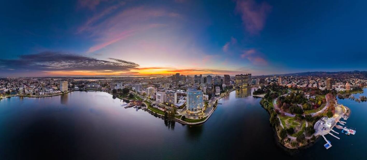 El Lago Merritt, de agua salada, tiene su propio ‘monstruo’ llamado ‘Oakness monster’. Foto: Visit Oakland