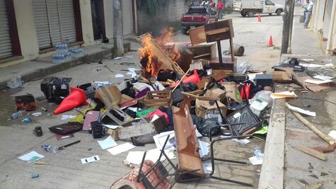 Protestan en 2 alcaldías de Chiapas