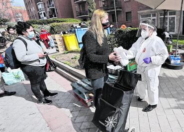 Las ‘colas del hambre’ regresan a Europa ante el Covid; no se veían igual desde la Segunda Guerra