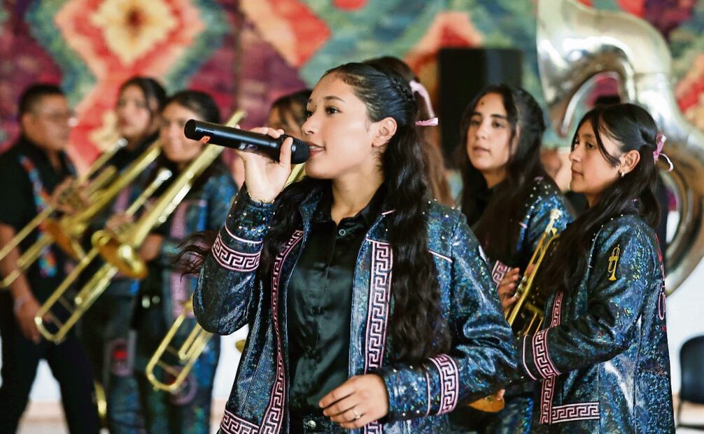 La banda musical también le mostró un nuevo panorama a las niñas, quienes seguían la tradición de casarse y tener hijos. Foto: Berenice Fregoso / EL UNIVERSAL