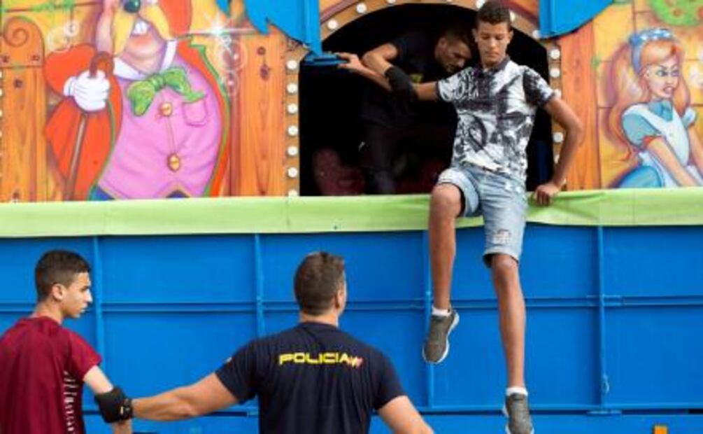 Encuentran a inmigrantes escondidos en juegos de feria en España