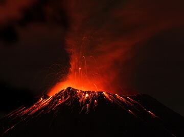 Alert level raised for Popocatépetl volcano in Mexico