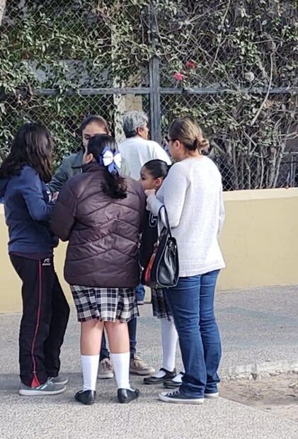 "Todos corrían y lloraban": Las voces de los padres del Colegio de Torreón tras el tiroteo