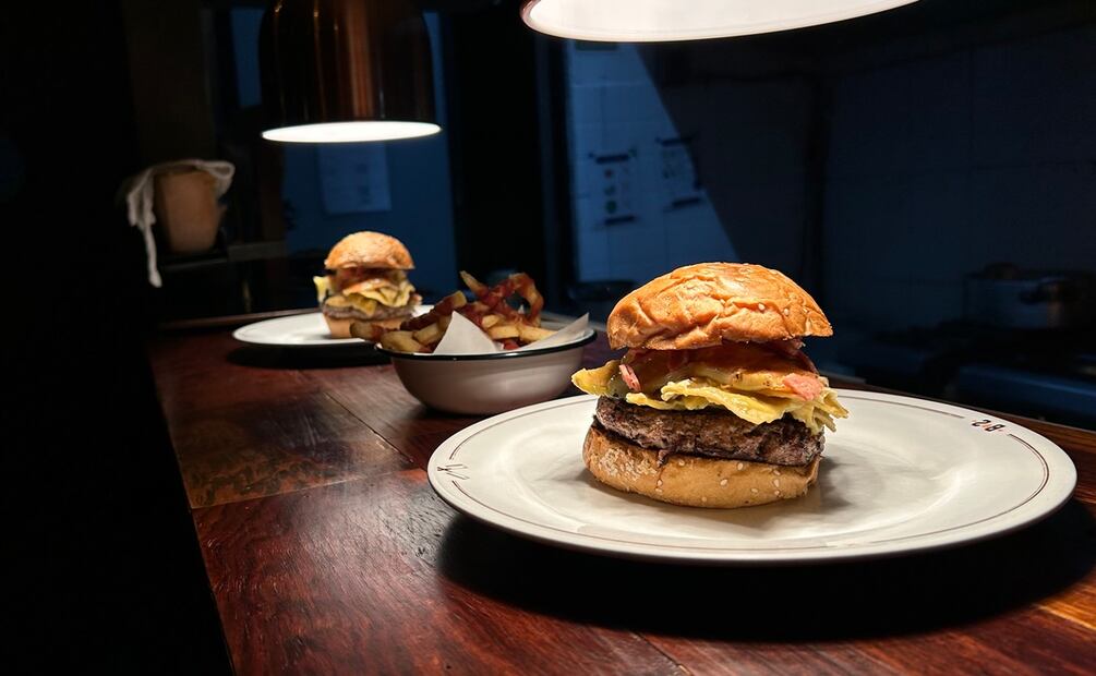 La hamburguesa especial de octubre fue una colaboración entre Butcher & Sons y Klein's. Foto: Alan Nájera / El Universal