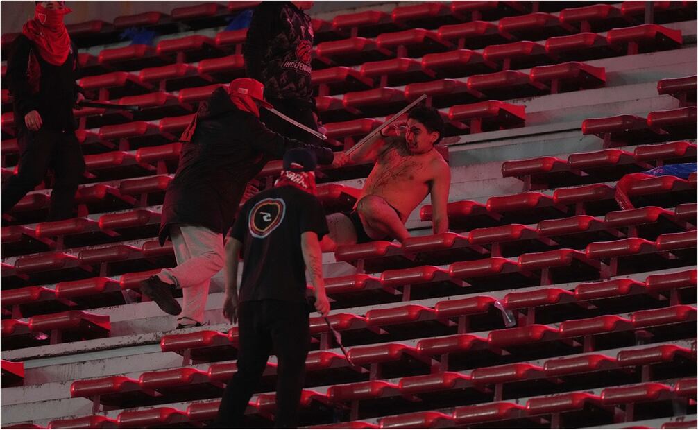 Violencia en el Independiente vs U de Chile. FOTO: AGENCIAS