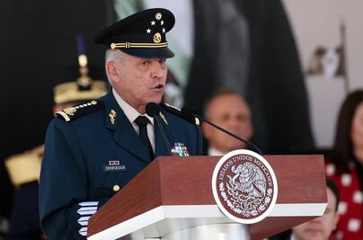 Fuerzas Armadas son sólido soporte ante "escenarios complejos": Cienfuegos