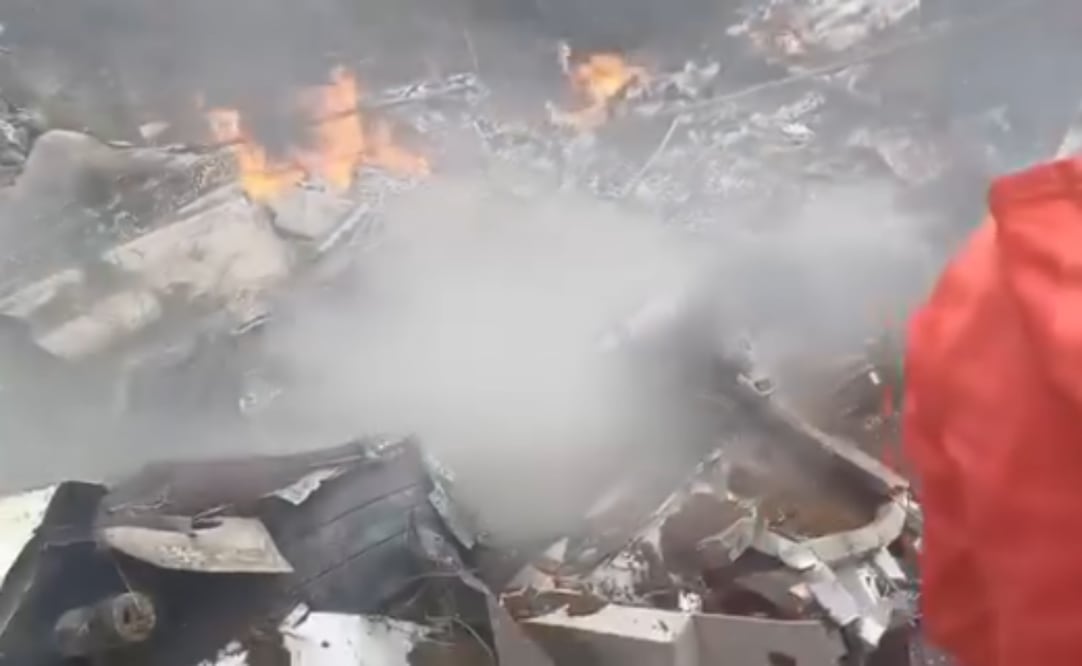 Una aeronave, tipo avioneta, se estrelló en el ejido de San Vicente mientras realizaba labores de liberación para dispersar moscas estériles de gusano barrenador, para combatir la plaga en el sur del país. Foto: captura de pantalla