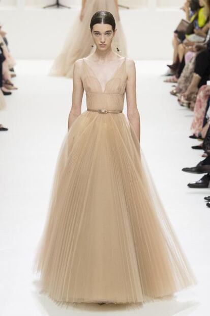 Lady Gaga y Natalie Portman (casi) usan el mismo vestido Dior y no sabemos quién luce mejor