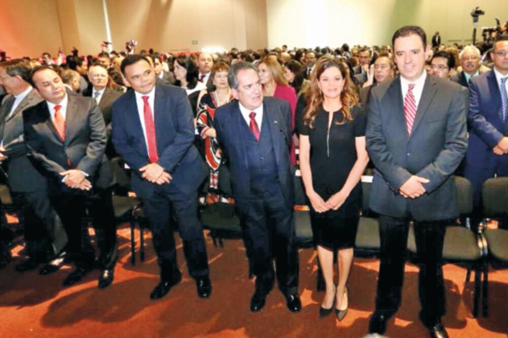 Durante su mensaje, el gobernador reiteró que al inicio de su administración encontró al estado con una deuda de 5 mil 200 mdp (ARCHIVO. EL UNIVERSAL)