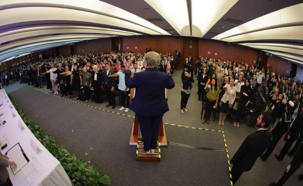 Alicia Bárcena, titular de la Secretaría de Relaciones Exteriores (SRE), encabezó este miércoles 31 de julio la Ceremonia de Entrega de Cartas de Naturalización y Toma de Protesta. Foto: Especiales