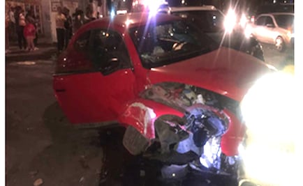 Asaltantes chocan durante persecución tras robar a pareja en Azcapotzalco