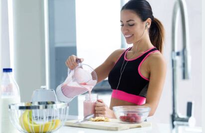 Este licuado te ayuda a aumentar masa muscular en glúteos y piernas en solo un mes