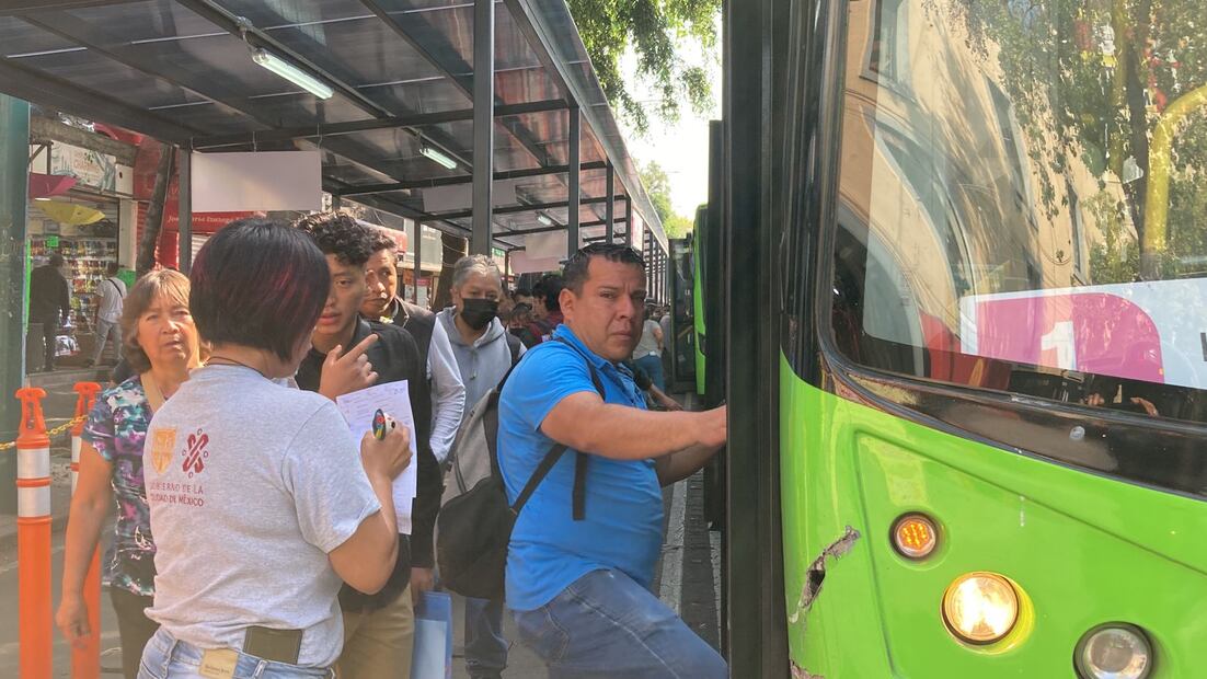 Transporte alterno para  la Línea 1 del Metro. FOTO: Gaspar Betancourt/ EL UNIVERSAL/