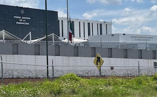 Trasladan a "El Licenciado", presunto operador del CJNG en el asesinato de Carlos Manzo, a un penal federal