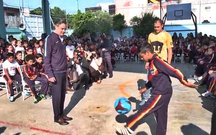 Políticos que también le entran a la “cascarita”