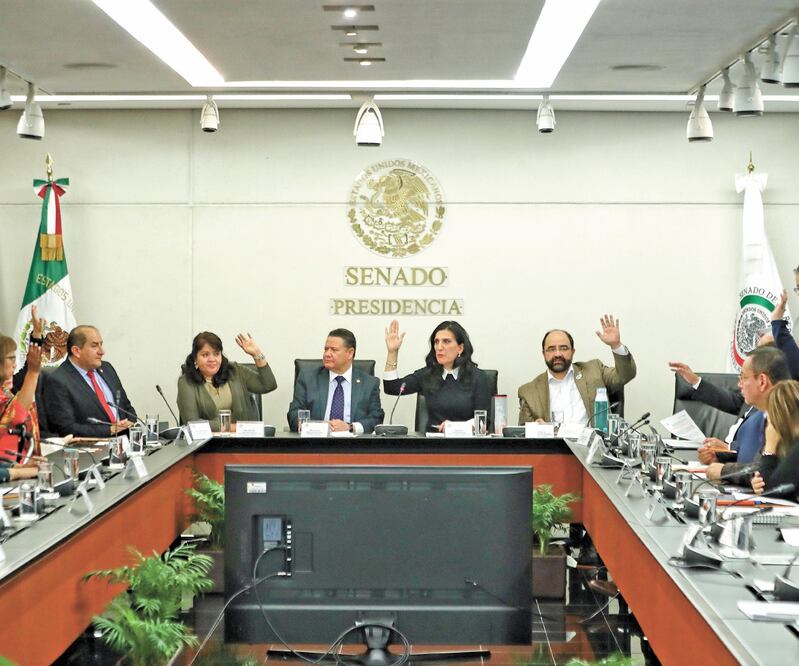 Las comisiones unidas de Justicia y Derechos Humanos criticaron el perfil de los integrantes de la terna a relevar a Luis Raúl González Pérez, aunque acordaron aprobarla para que sea el pleno del Senado el que la avale o rechace. DIEGO SIMÓN. EL UNIVERSAL