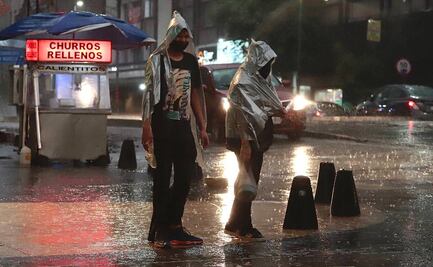 Reportan encharcamientos por lluvia generalizada en la Ciudad de México