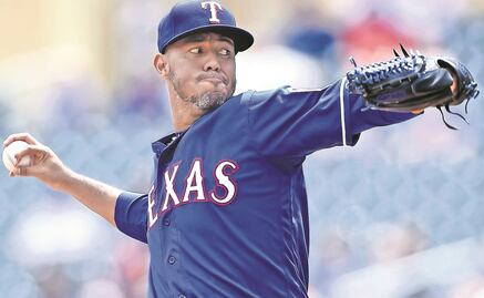 Gallardo consigue triunfo con los Rangers