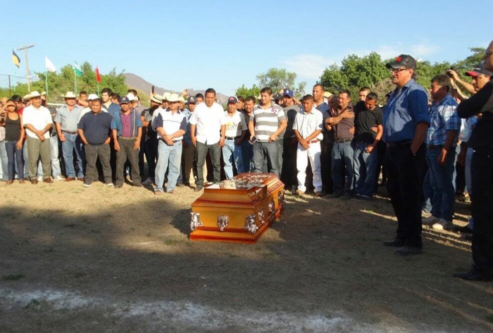 Joaquín Real Toledo fue sepultado el sábado en Villa Madero Guerrero, sus allegados lo recuerdan como un buen amigo y un apasionado en la educación de los niños (DASSAEV TÉLLEZ. EL UNIVERSAL)