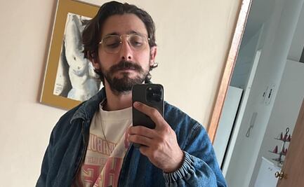 Emiliano Zurita interpreta a un antagónico con un inglés peculiar en “Atypical pirate”