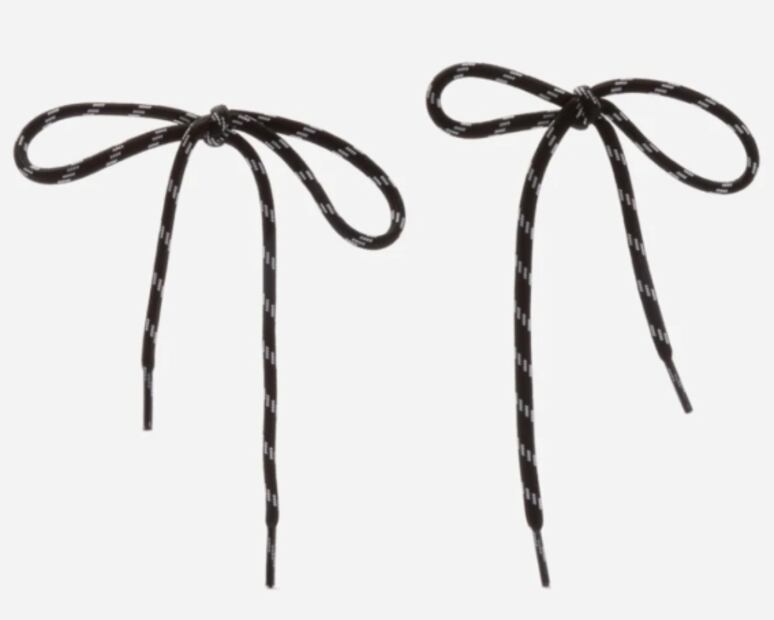 Estos aretes Balenciaga de 3 mil pesos están rompiendo el internet