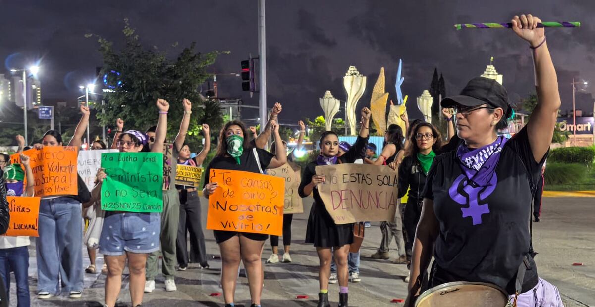 Cancún se manifiesta simbólicamente y Playa del Carmen reclaman por feminicidio y desapariciones. (Foto: Adriana Varillas/ EL UNIVERSAL)