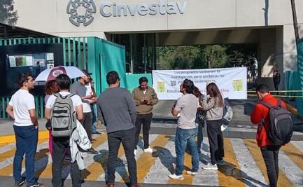 Estudiantes sin beca cierran instalaciones del Cinvestav