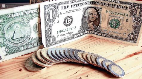 Y el tercer round también lo ganan Hillary y el peso