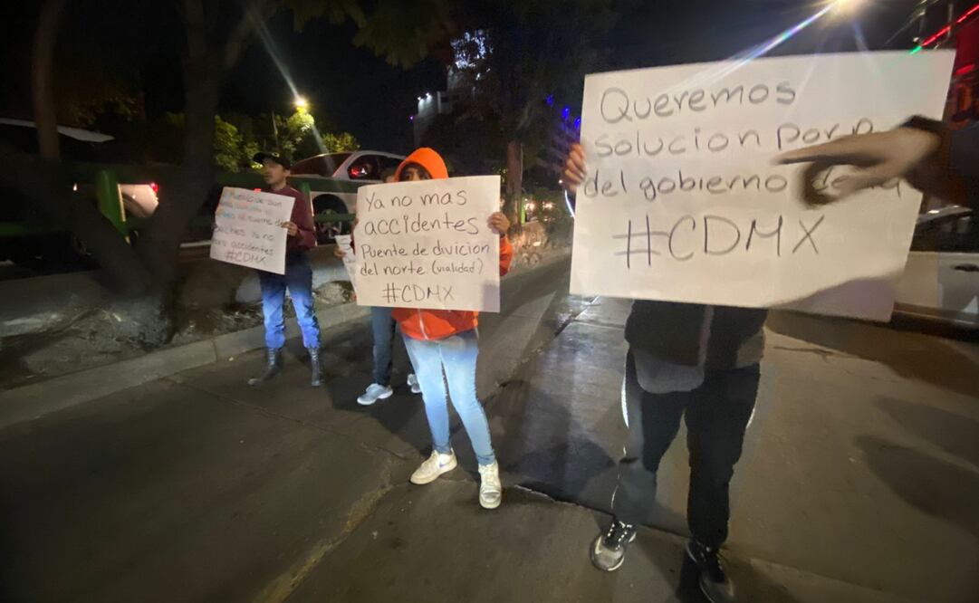 Motociclistas bloquean División del Norte por presencia de baches (14/11/2024). Foto: Especial