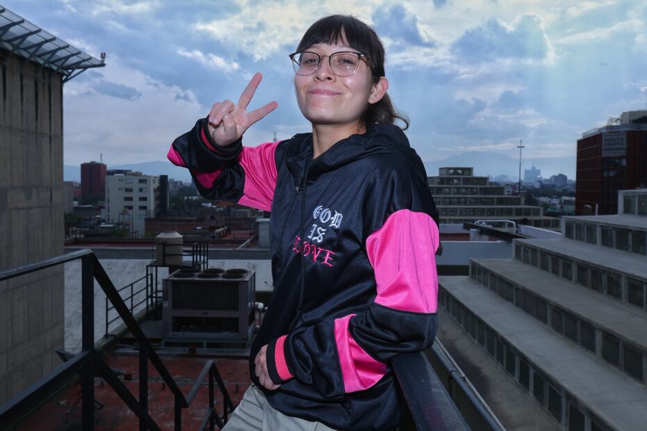 El estilo de rapear de Azuky se caracteriza por ser agresivo y enérgico. Foto: Fernanda Rojas.