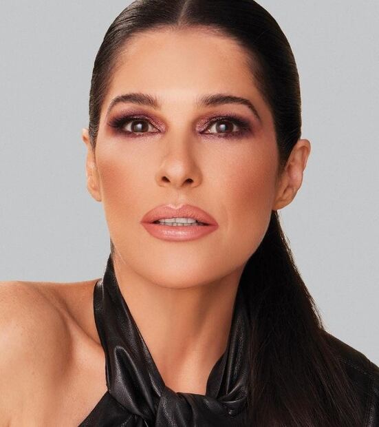 Martha Debayle anuncia el lanzamiento de su línea de maquillaje 