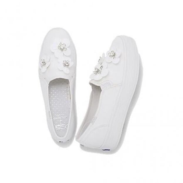 Tenis y sandalias que las millennials querrán en su boda