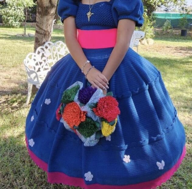 Tejió su vestido de 15 años y se volvió viral en TikTok 