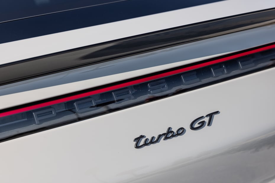 Estos son los significados de las siglas más comunes en los autos.