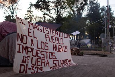 Firman acuerdo CNTE y gobierno federal, pero no cesan a su plan de acciones