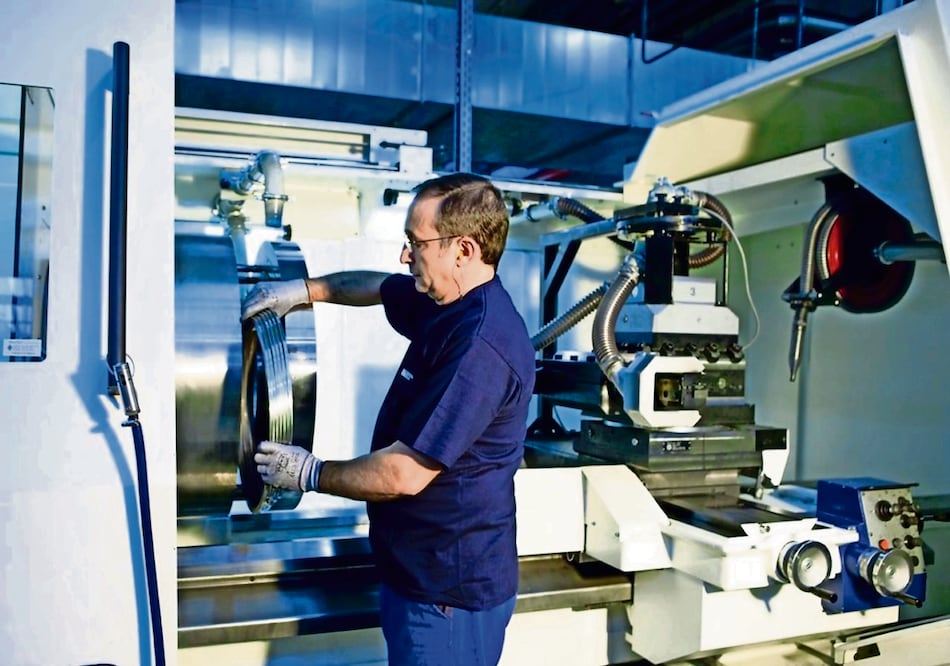 Los cambios a la ley pretenden sancionar con cárcel y multas los horarios inhumanos, dicen. Foto: Archivo | El Universal