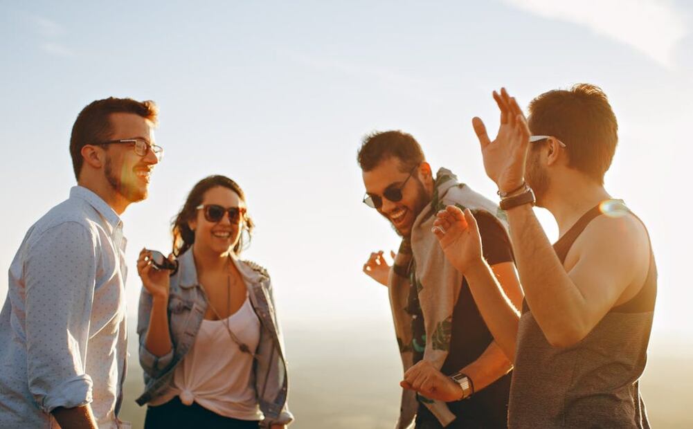 Mensajes para enviar por WhatsApp en el Día de la Amistad. Imagen: Unsplash